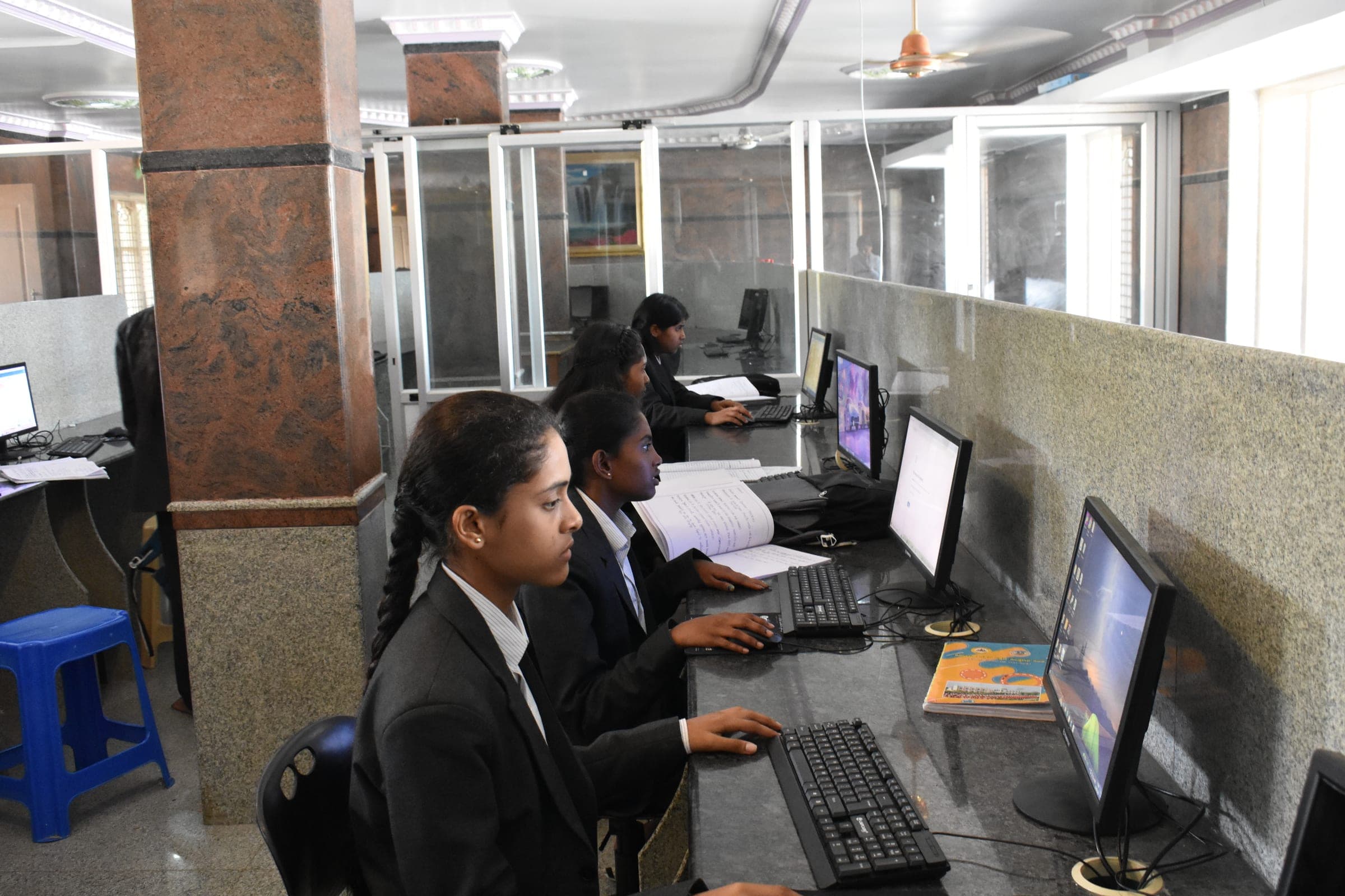 S.E.T. Polytechnic campus photograph 10