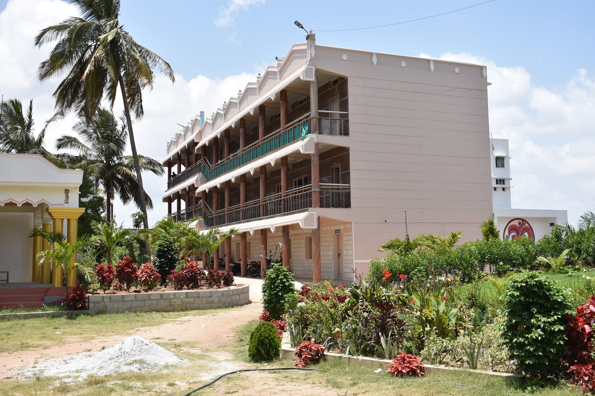 S.E.T. Polytechnic campus photograph 2