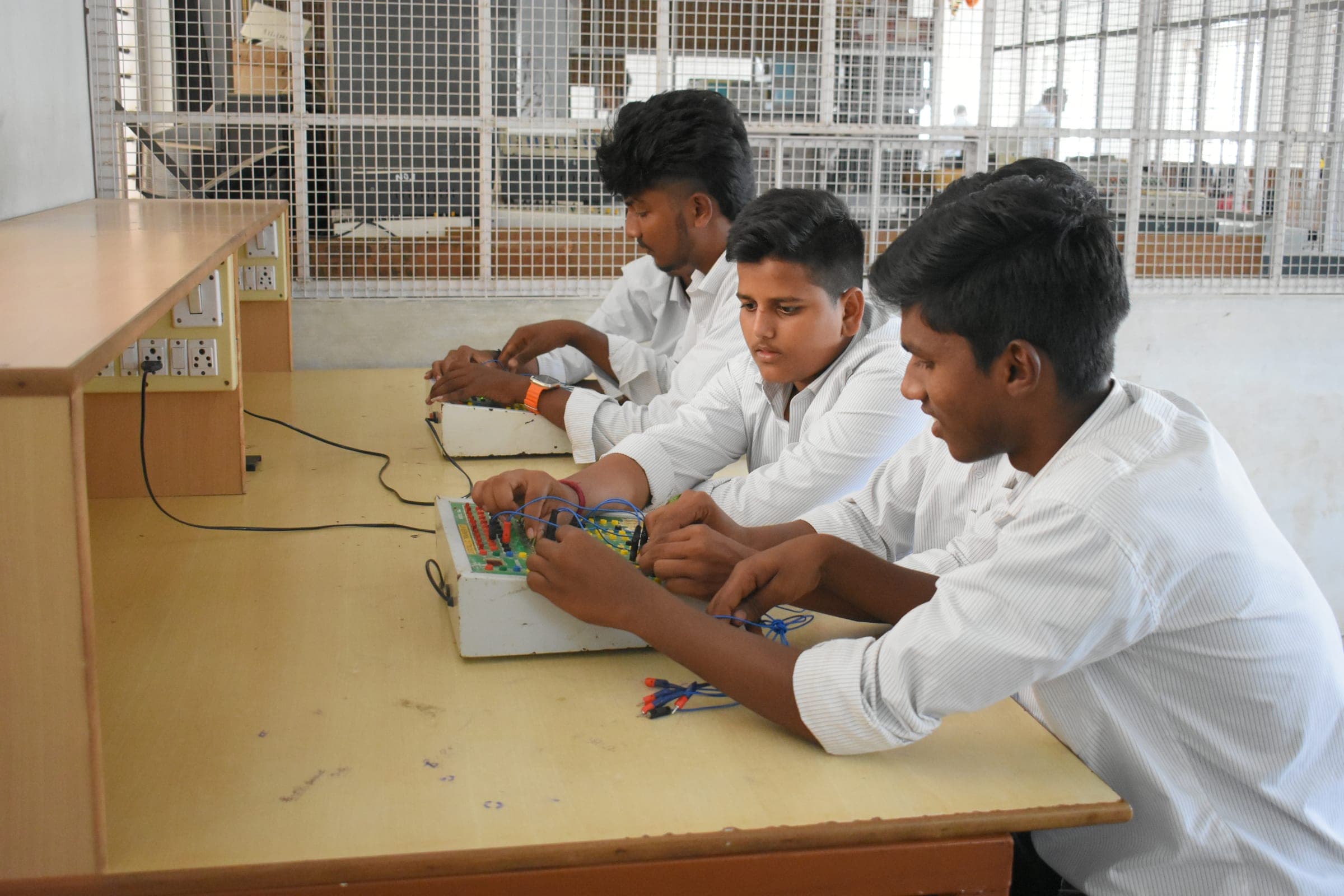 S.E.T. Polytechnic campus photograph 16